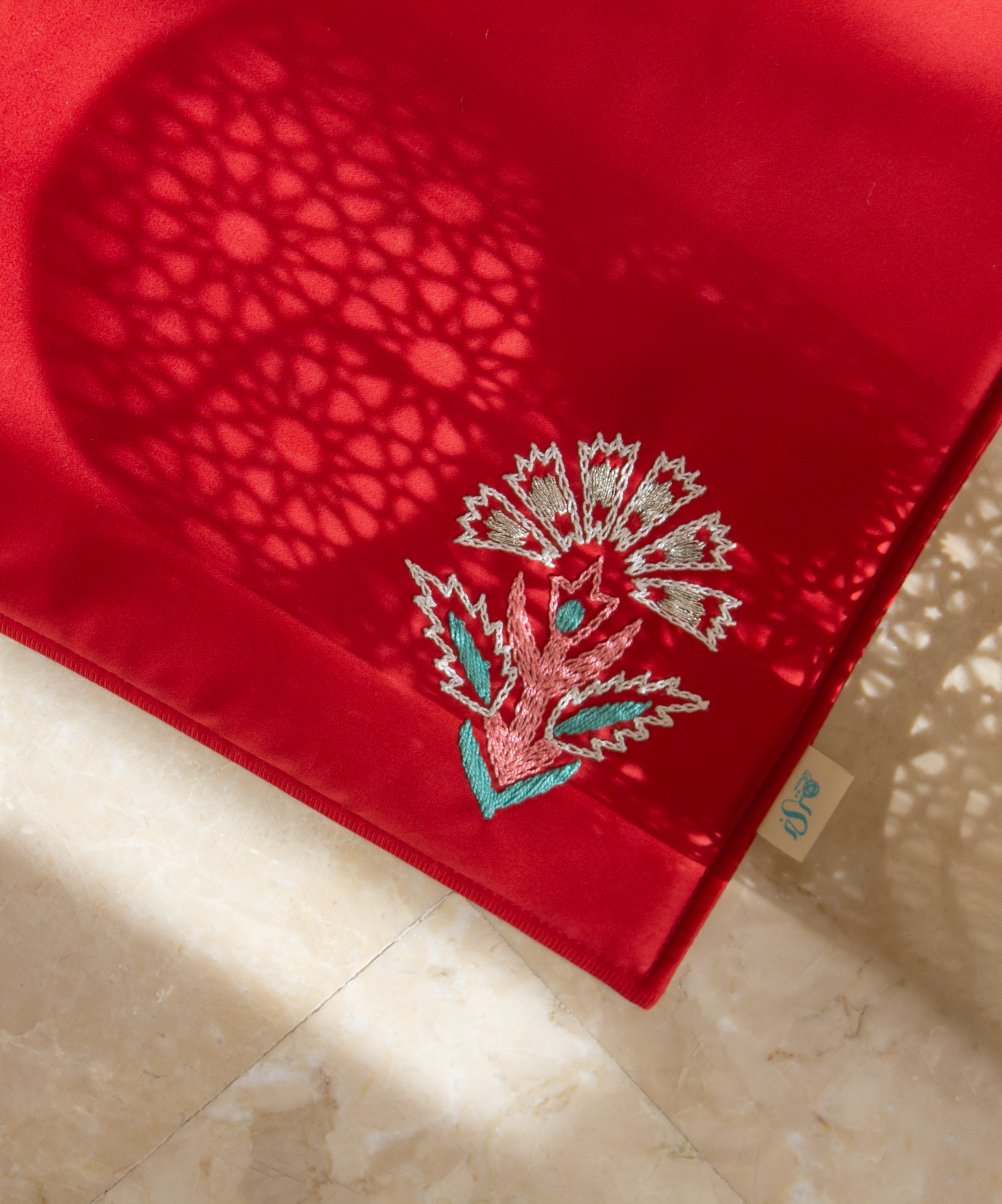 سجادات صلاة مطرزة يدويًا