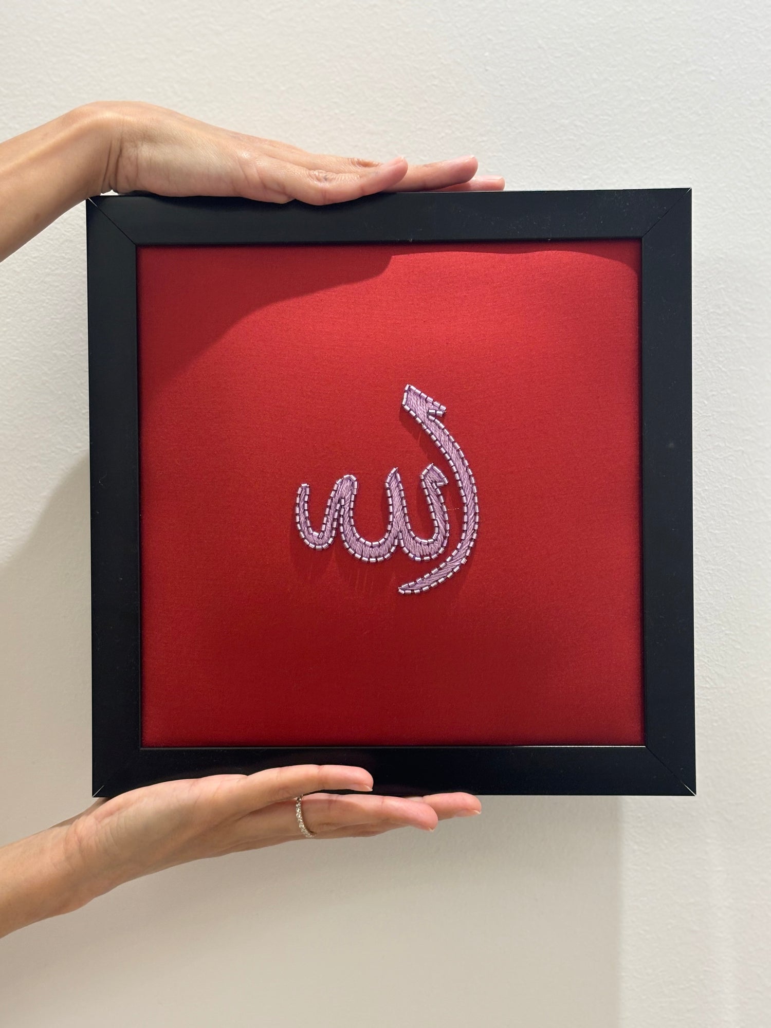 لوحة فنية بعنوان الله