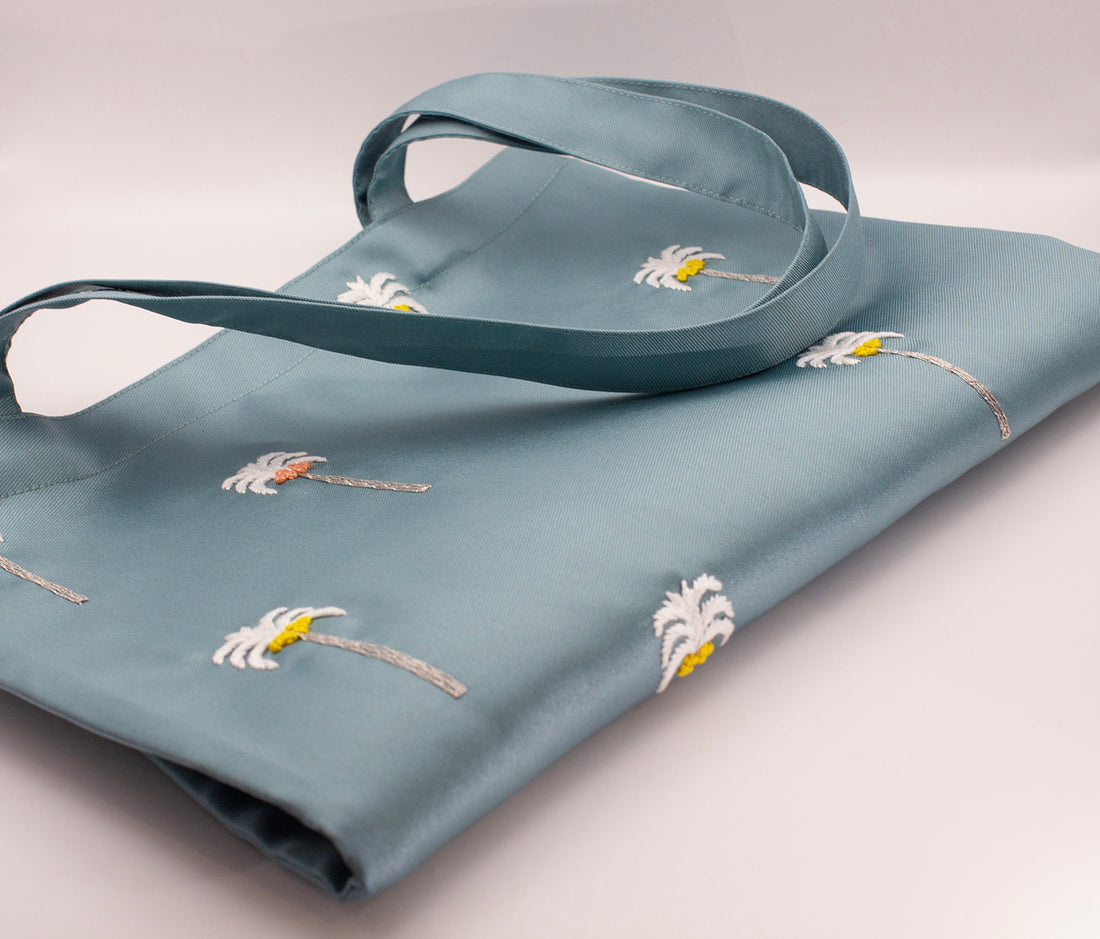 حقيبة توت بنقشة نخيل