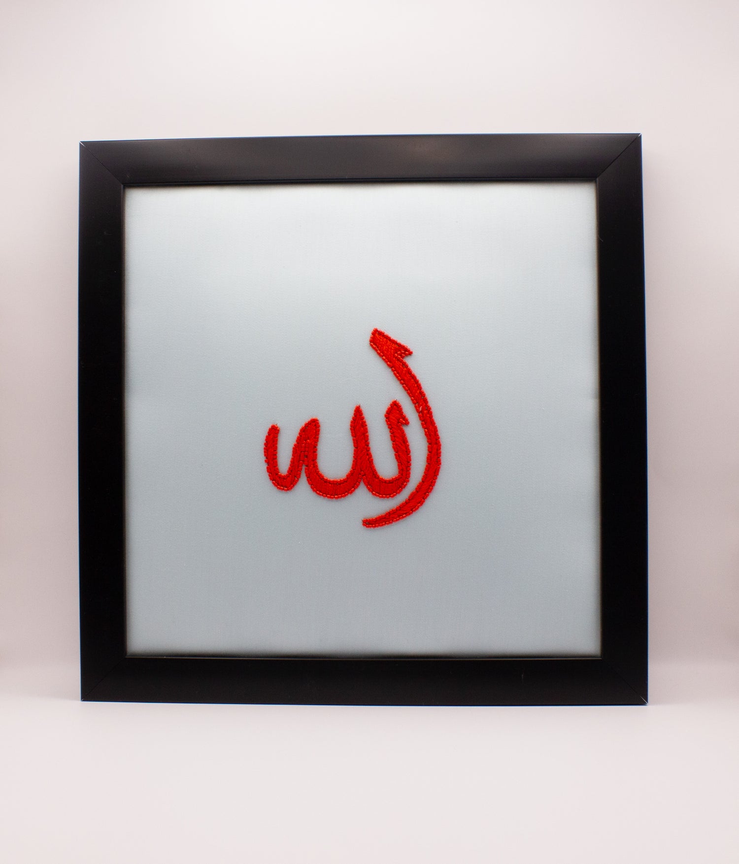 لوحة فنية بعنوان الله